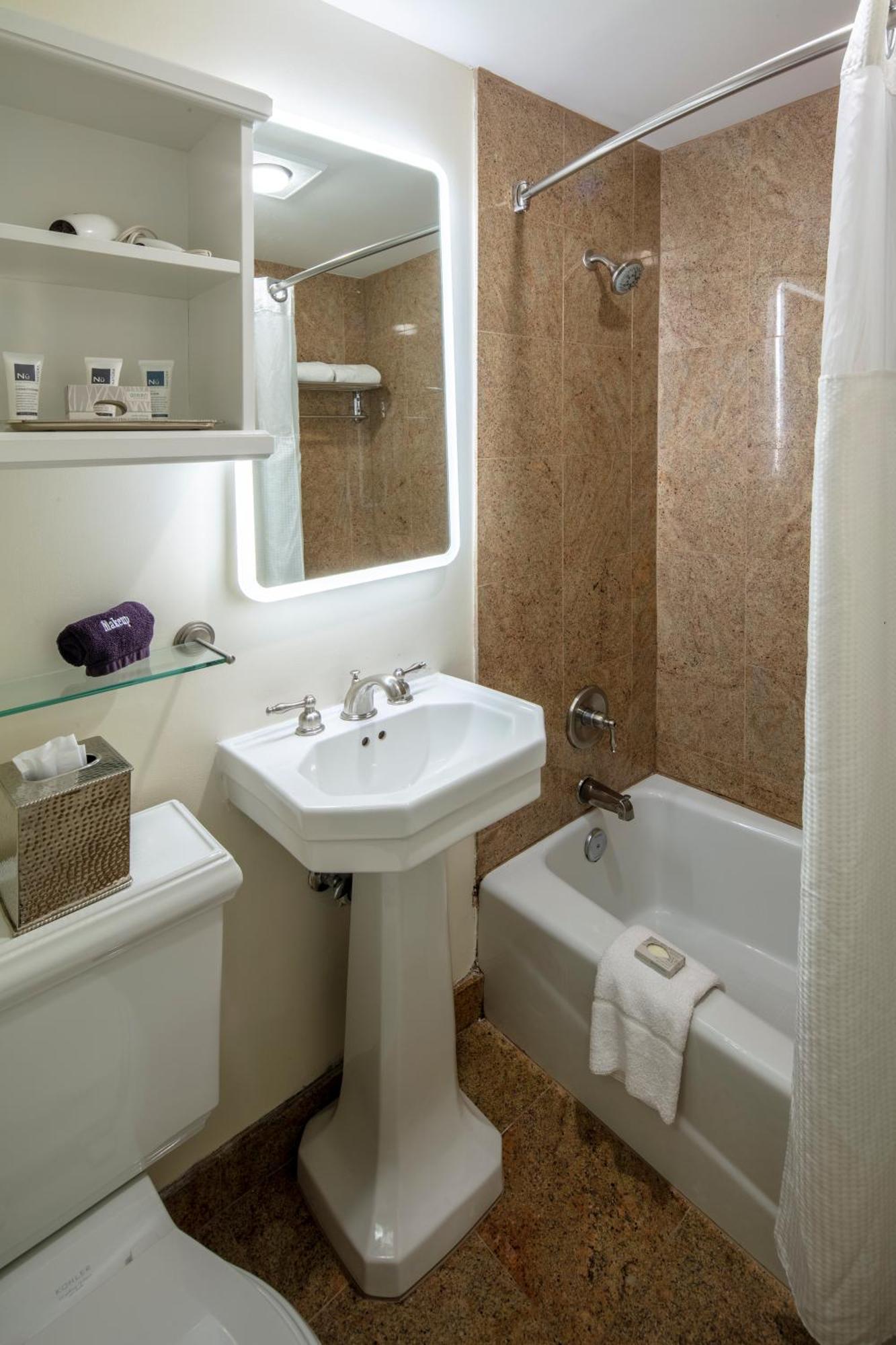 Collegian Hotel & Suites, Trademark Collection By Wyndham سيراكيوز الغرفة الصورة