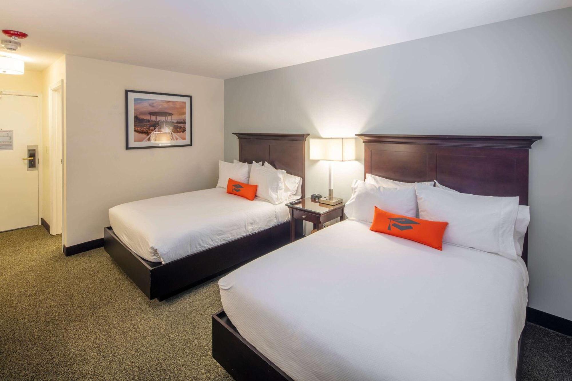 Collegian Hotel & Suites, Trademark Collection By Wyndham سيراكيوز المظهر الخارجي الصورة